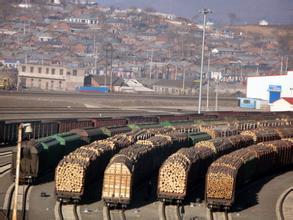 中国从俄罗斯进口木材量价齐涨