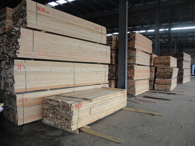 2011年前4月份太仓口岸进境木材超百万立方