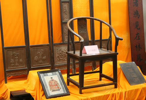 苏州市本世纪的第一场古董家具专场拍卖