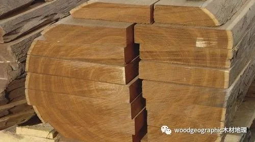 缅甸仰光迪拉瓦港2017年9月22日查获230吨走私木材