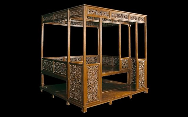 中国古典家具中体积最大的黄花梨拔步床，起拍价就两千八百万
